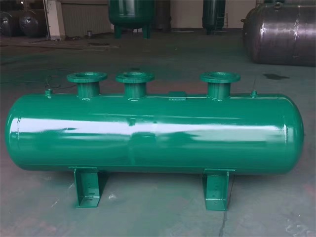 卢龙卢龙卢龙蒸汽分气缸